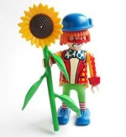Клоун с цветком-леечкой